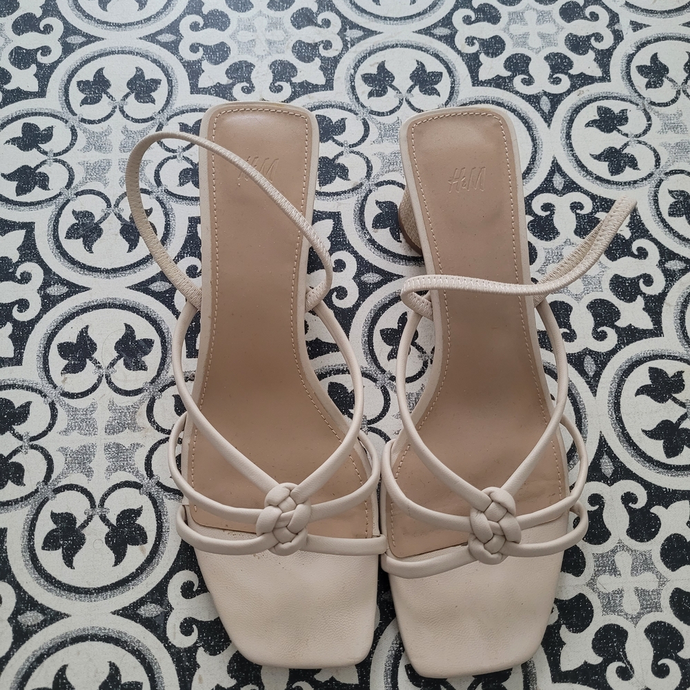 H&M Women's Beige Knotted Sandals